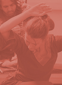 Viola Roeger (Bewegung, Tanpura)